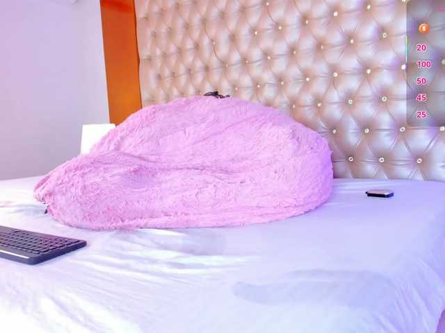 JuliethaSousa live cam on BongaCams