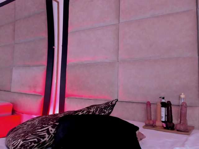 JuliethaSousa live cam on BongaCams
