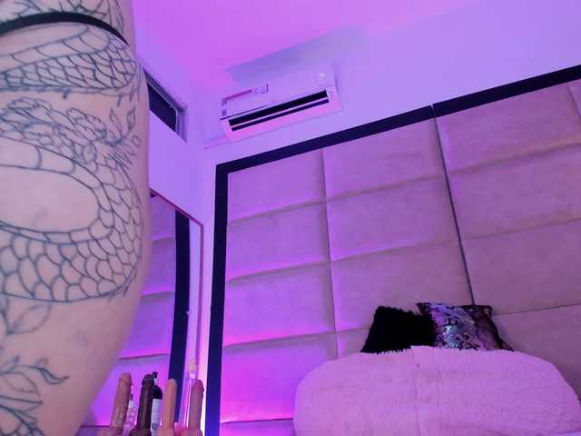 JuliethaSousa live cam on BongaCams