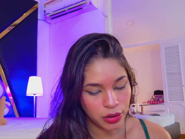JuliethaSousa live cam on BongaCams