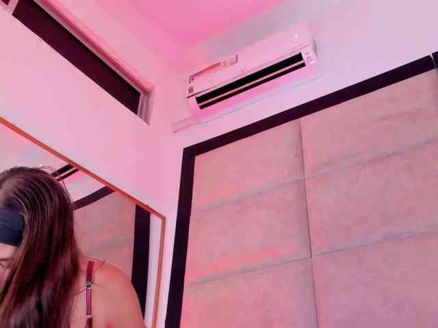 Modelo: JuliethaSousa