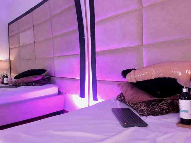 JuliethaSousa webcam