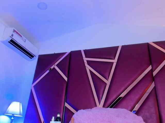 JuliethaSousa webcam