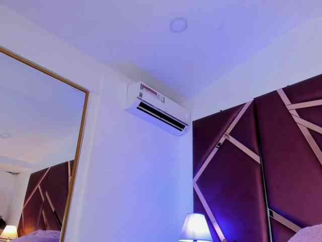 JuliethaSousa webcam