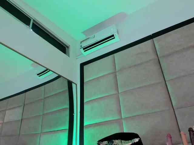 JuliethaSousa webcam