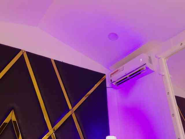 JuliethaSousa webcam