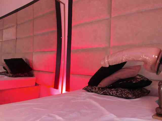 JuliethaSousa's webcam live show