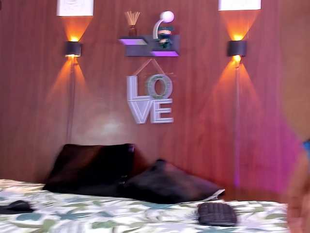 nana-astrid live cam