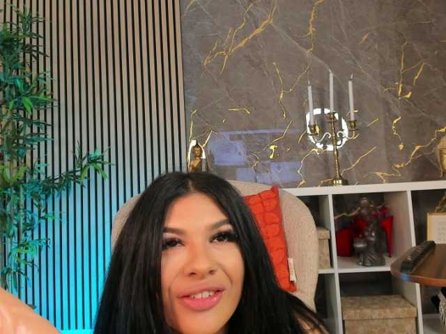 SpicyLeila live cam on BongaCams