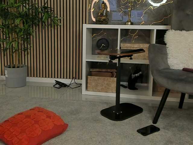 SpicyLeila live webcam show