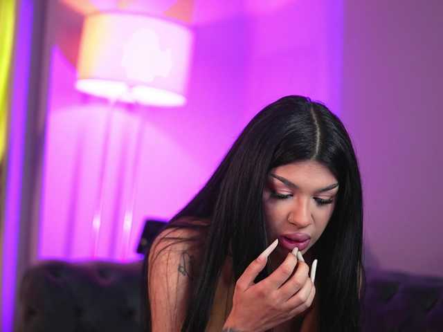 SpicyLeila live cam on BongaCams