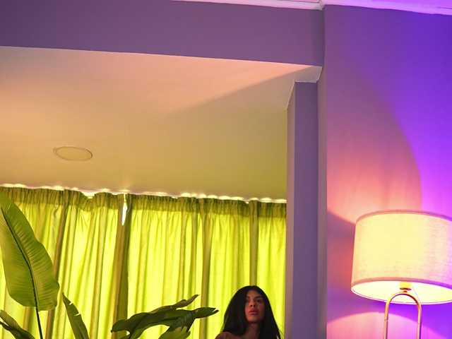 SpicyLeila live cam on BongaCams