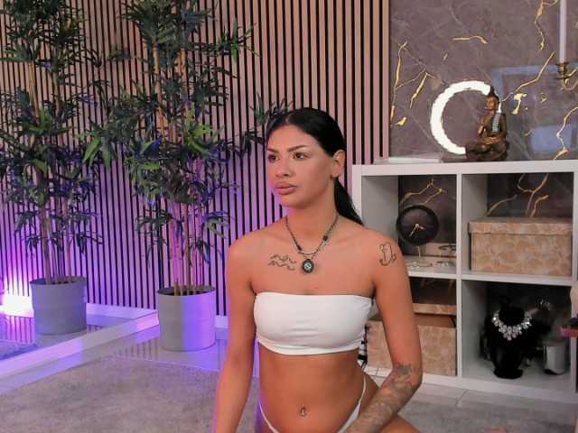 SpicyLeila live cam on BongaCams