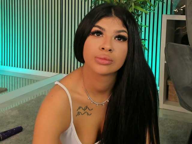 SpicyLeila live cam on BongaCams