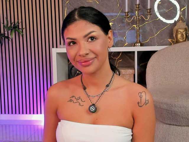 SpicyLeila live cam on BongaCams
