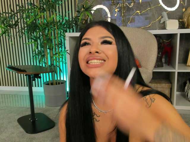 SpicyLeila live cam on BongaCams