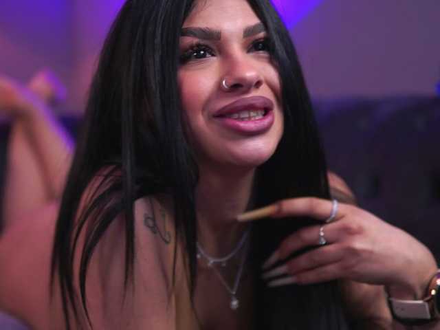 SpicyLeila live cam on BongaCams