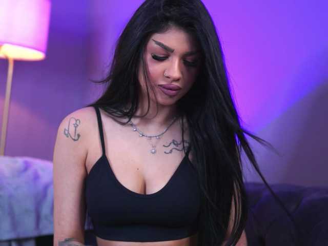 SpicyLeila live cam on BongaCams