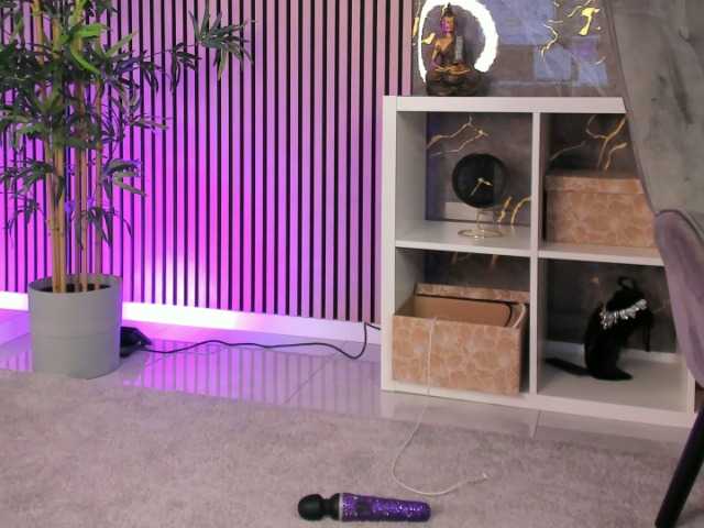 SpicyLeila live cam on BongaCams