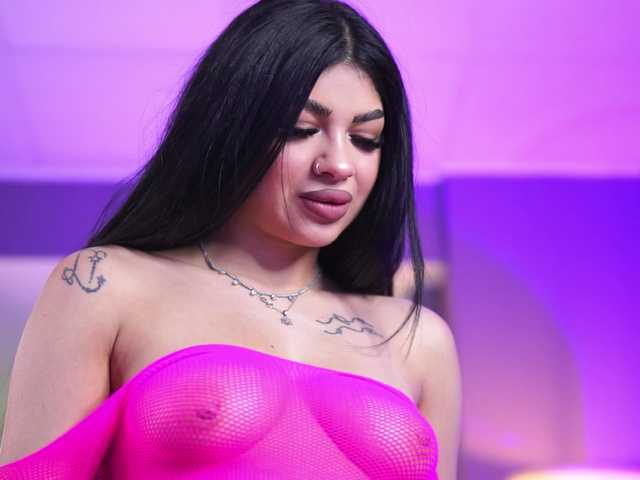 SpicyLeila live cam on BongaCams