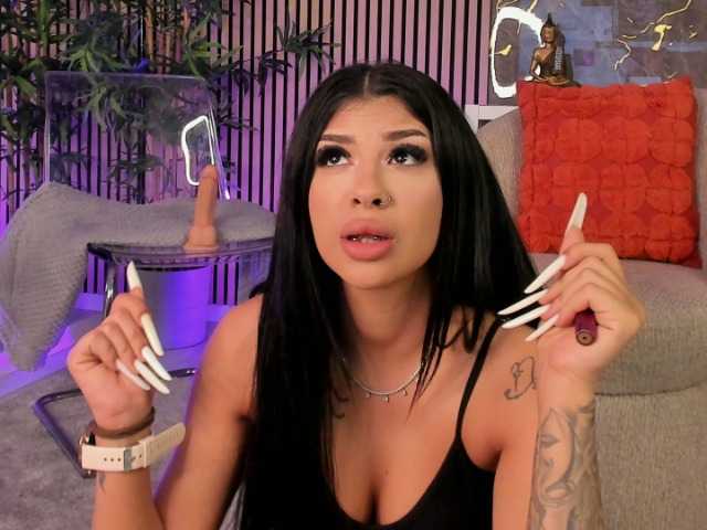 SpicyLeila live cam on BongaCams