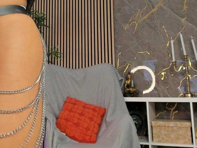 SpicyLeila live cam on BongaCams