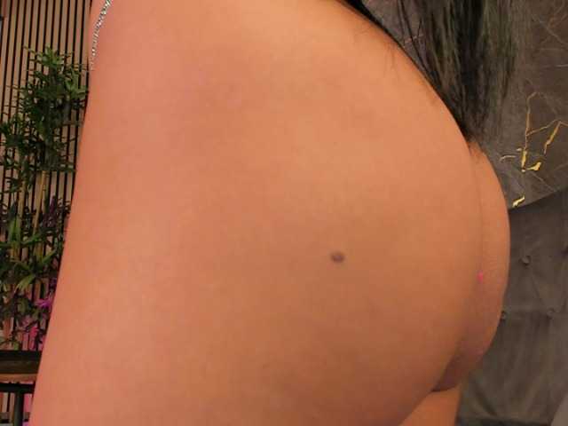 SpicyLeila live webcam show