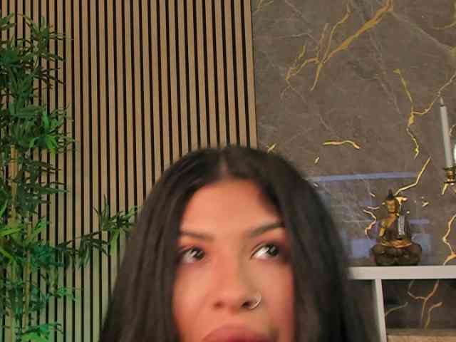 SpicyLeila webcam