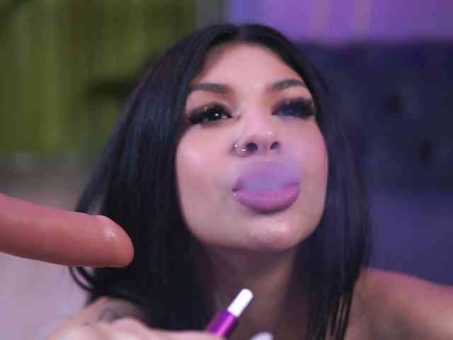 SpicyLeila webcam