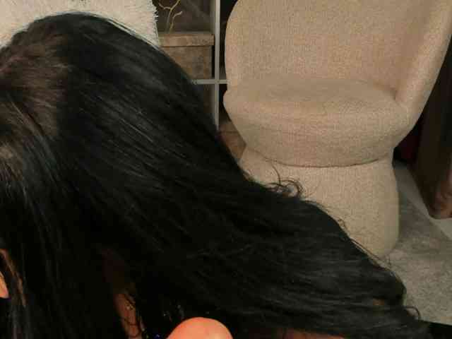 SpicyLeila webcam