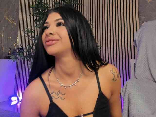 SpicyLeila webcam