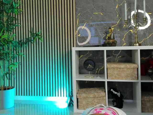 SpicyLeila webcam