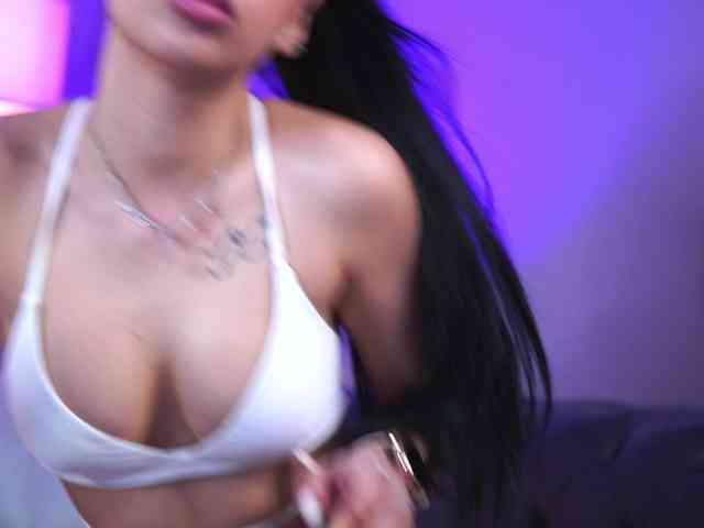 SpicyLeila webcam