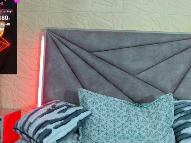 esmeralda-oikos live cam on BongaCams
