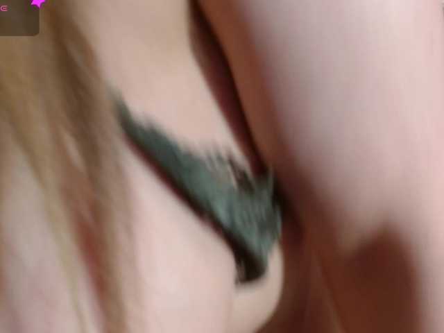 esmeralda-oikos live cam on BongaCams