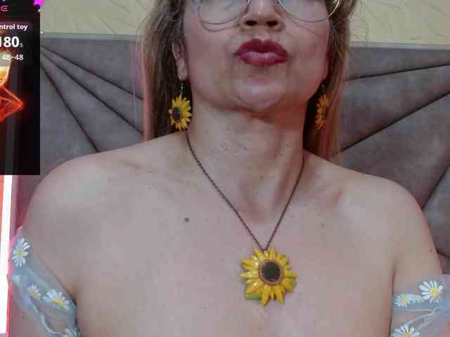 Model: esmeralda-oikos