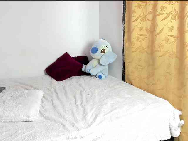 Stefany-sky webcam