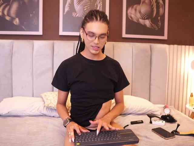 LuxaVelvett Sex Cam Show