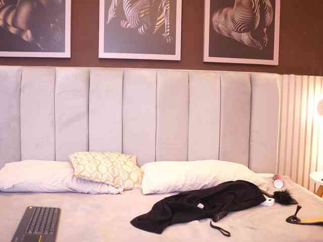 LuxaVelvett Sex Cam Show