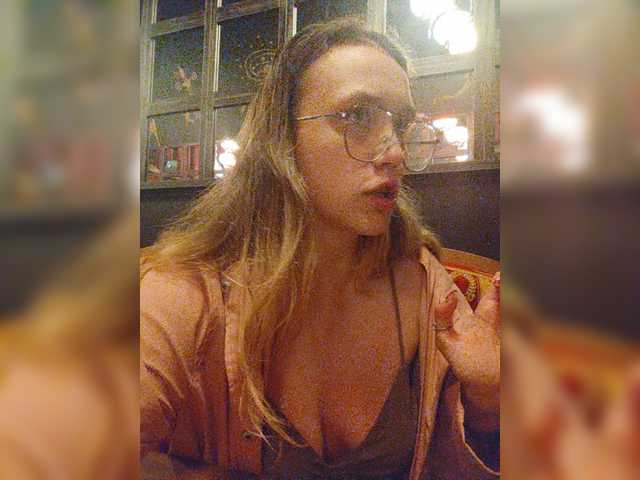 SorelleNoir live cam on BongaCams