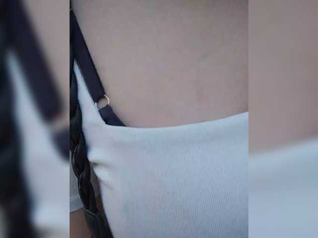 SorelleNoir live cam on BongaCams