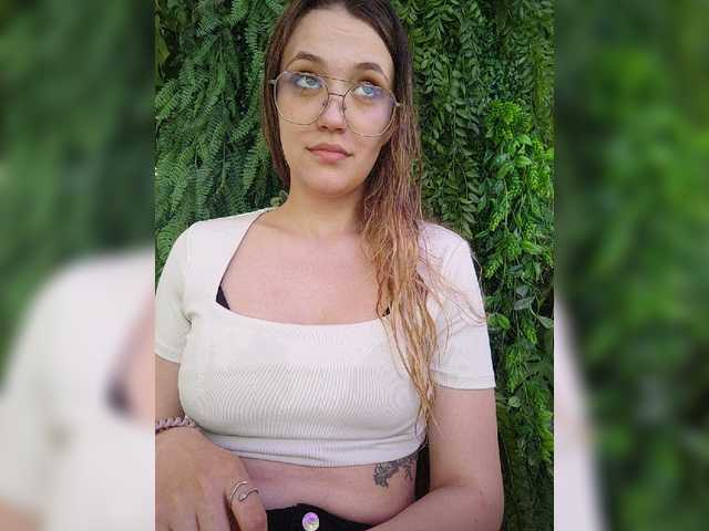 SorelleNoir live cam on BongaCams