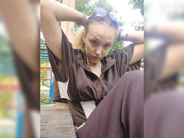 SorelleNoir live cam on BongaCams