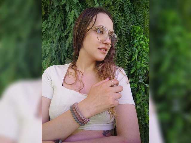 SorelleNoir live cam on BongaCams