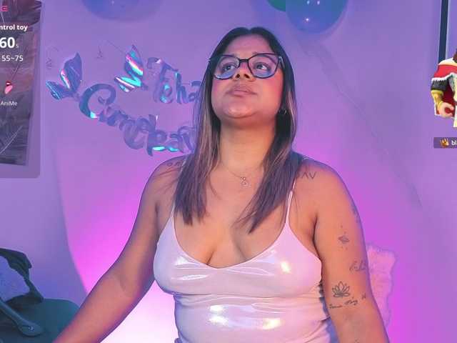 chelseea-bluey live cam on UnifiedCams