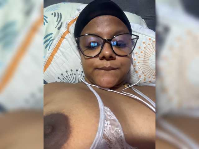 chelseea-bluey live cam on BongaCams