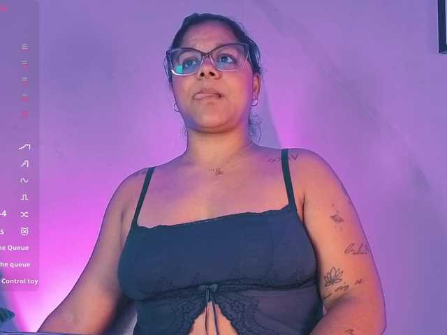 chelseea-bluey live webcam show