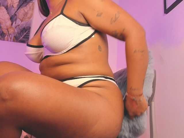 chelseea-bluey live cam on BongaCams