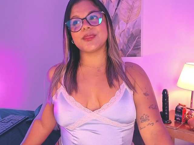 chelseea-bluey live cam on BongaCams