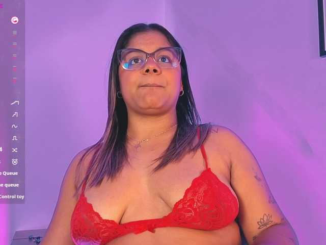 chelseea-bluey live webcam show